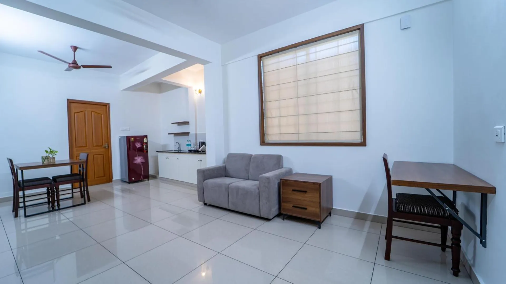 Treebo Petals Suites Kochi 3*,  インド