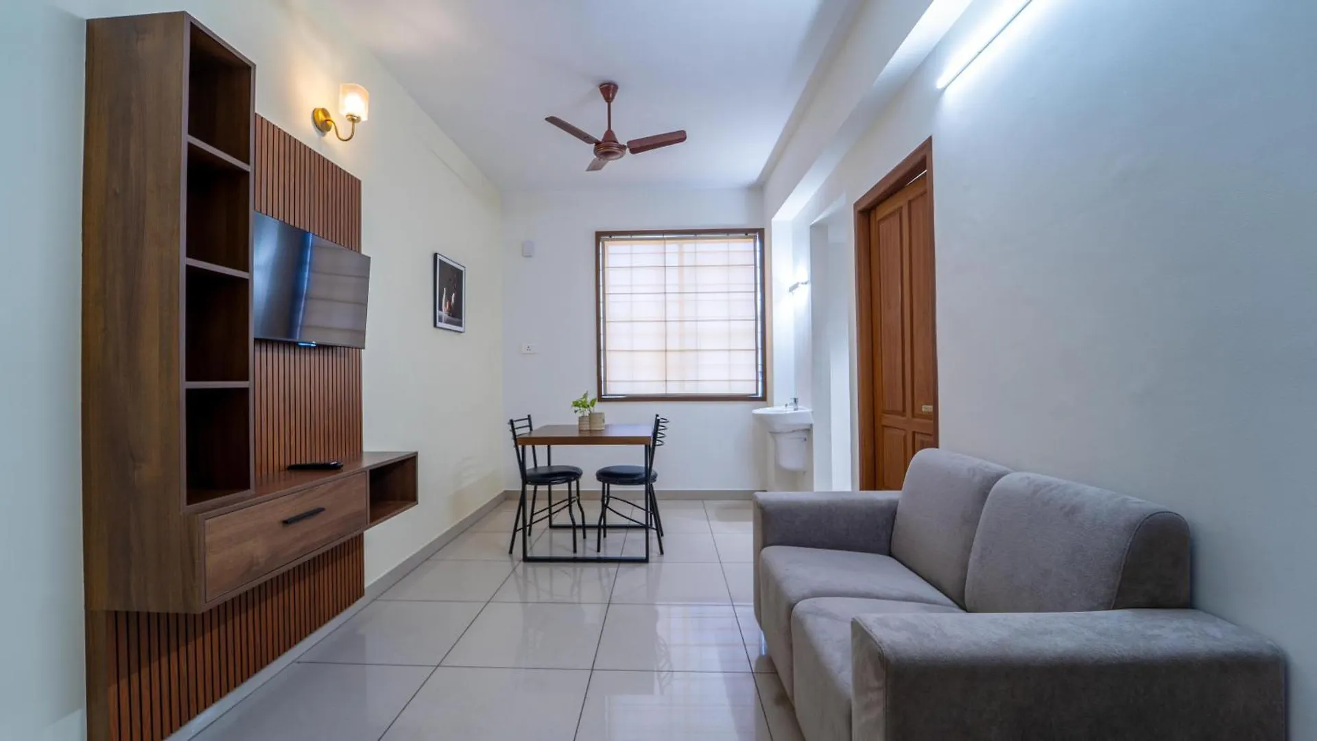 ホテル Treebo Petals Suites Kochi