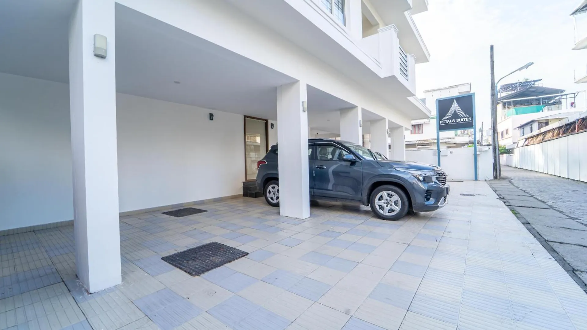 Otel Treebo Petals Suites Kochi
